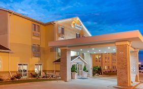 Comfort Inn & Suites Near Route 66